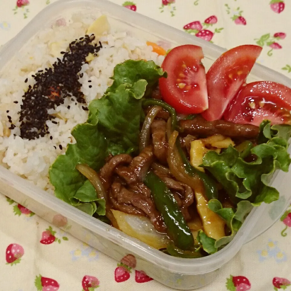 青椒肉絲弁当🎵|みちゅあしさん