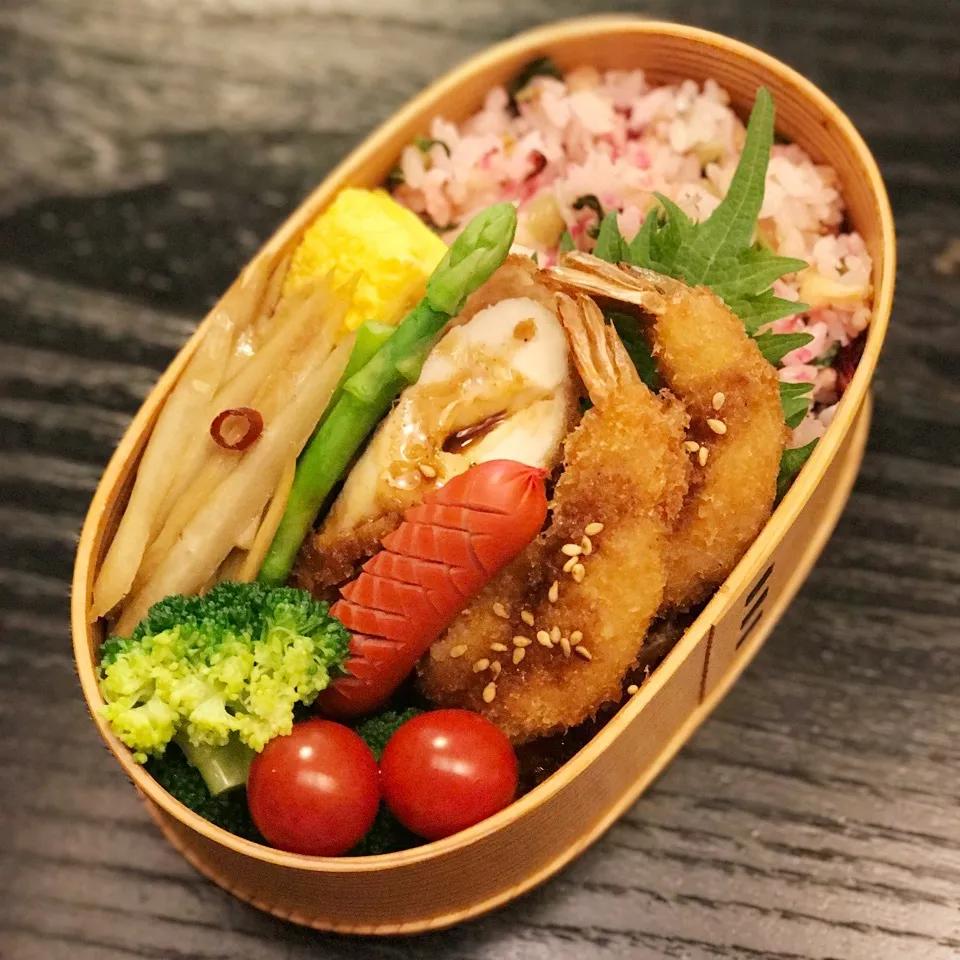 Snapdishの料理写真:今日の息子くん弁当♡たぬきごはん&揚げ物弁当♡|yu-chanさん