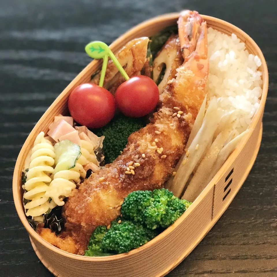 Snapdishの料理写真:今日の息子くん弁当♡えびフライ弁当♡|yu-chanさん