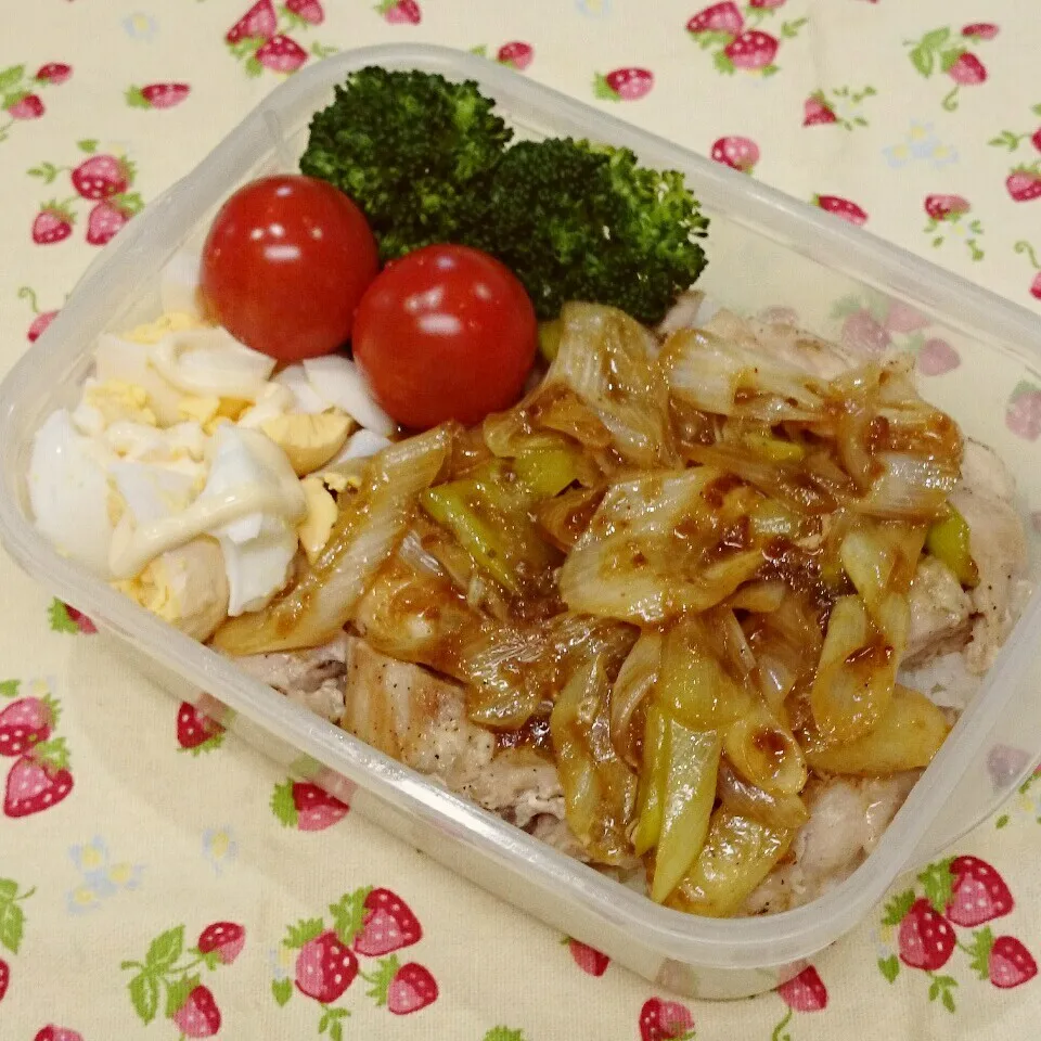 鶏肉ソテーのネギソースのせ のっけ弁当🎵|みちゅあしさん