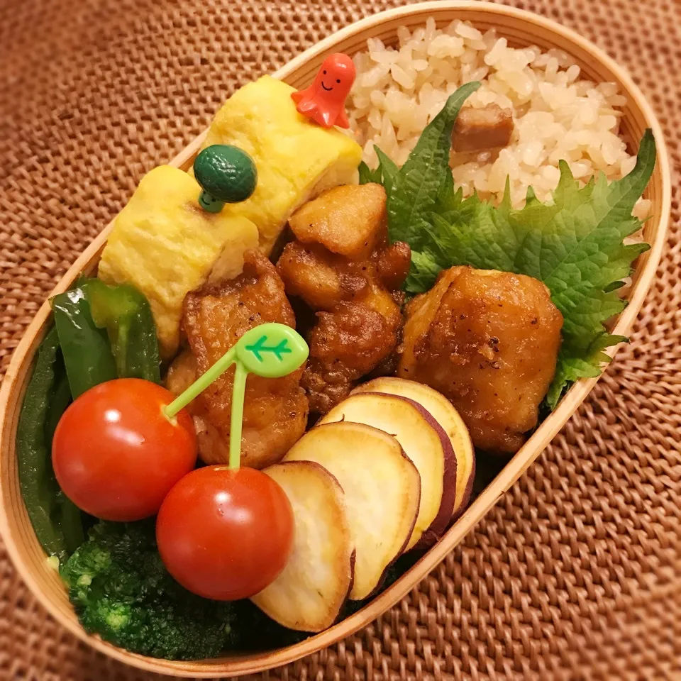 今日の息子くん弁当♡唐揚げ&炊き込みごはん弁当♡|yu-chanさん