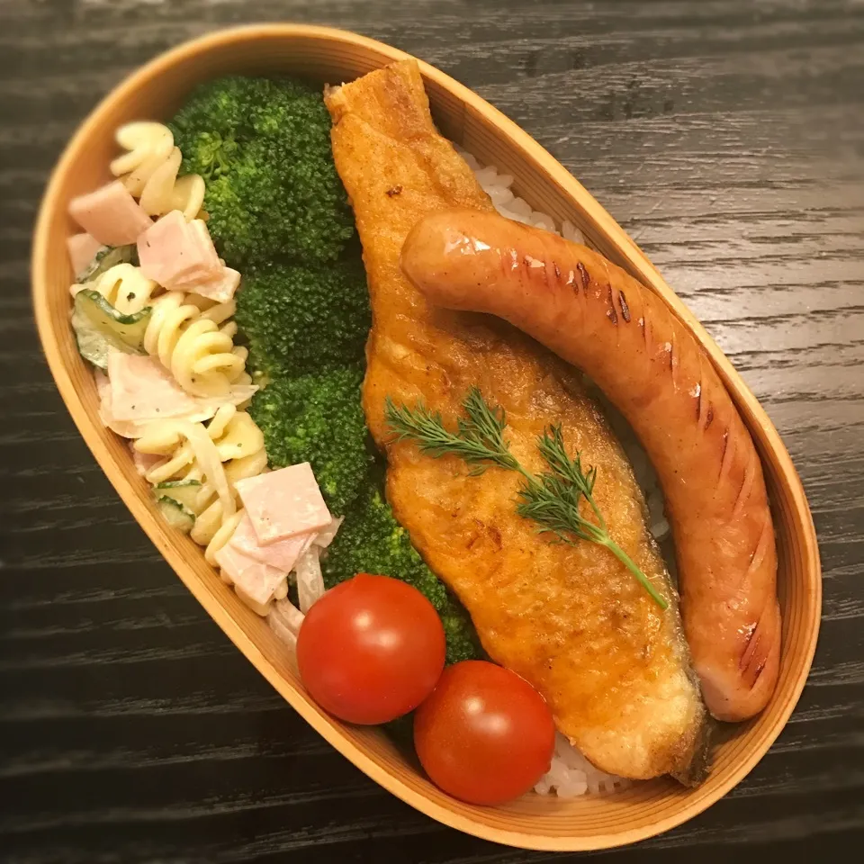 Snapdishの料理写真:今日の息子くん弁当♡サーモンのムニエル弁当♡|yu-chanさん