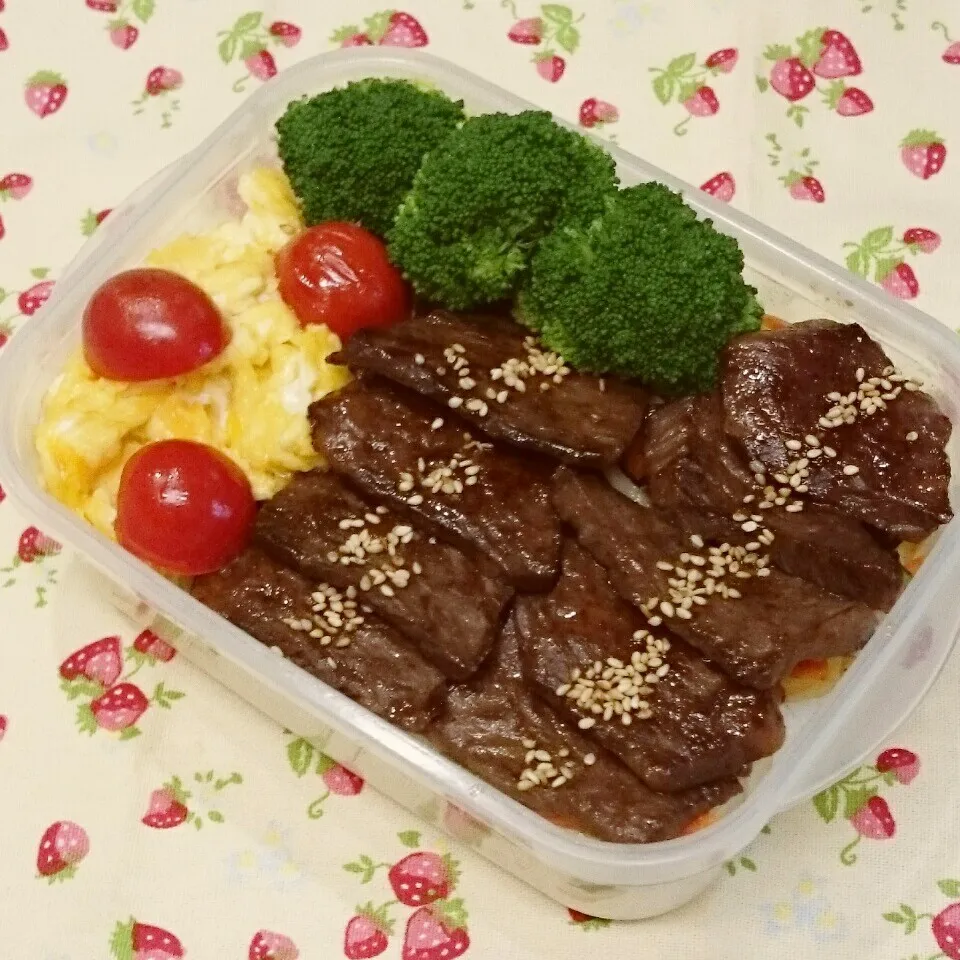 焼肉ハラミのっけ弁当🎵|みちゅあしさん