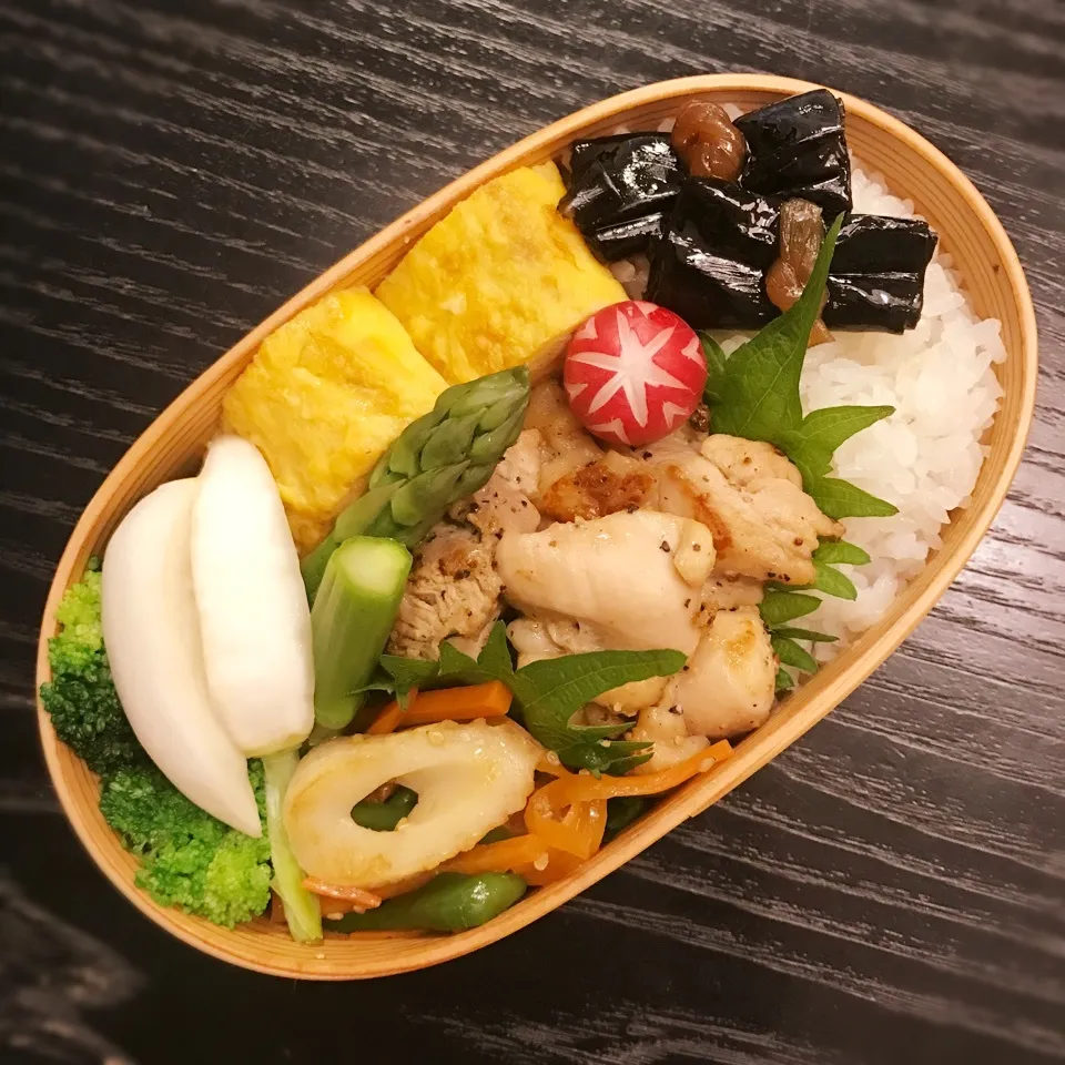 Snapdishの料理写真:今日の息子くん弁当♡やみつきブラックペッパーチキン弁当♡|yu-chanさん