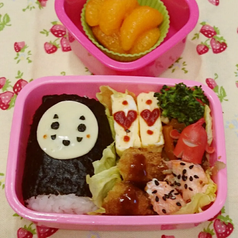 カオナシおにぎり弁当🎵|みちゅあしさん