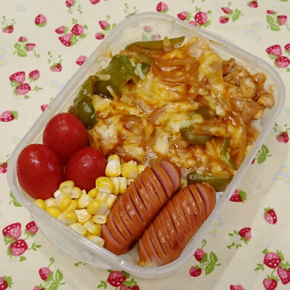 チキンチャップ トロトロチーズ乗せのっけ弁当🎵|みちゅあしさん