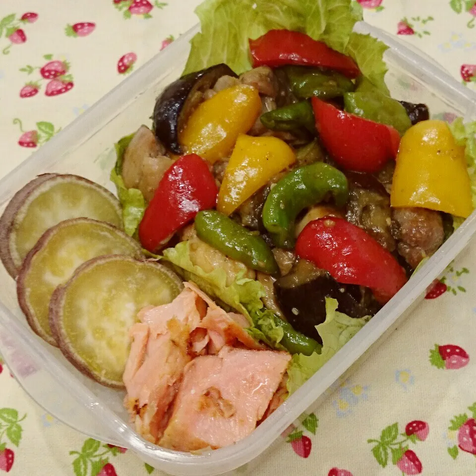 鶏肉と彩り野菜の味噌炒め のっけ弁当🎵|みちゅあしさん