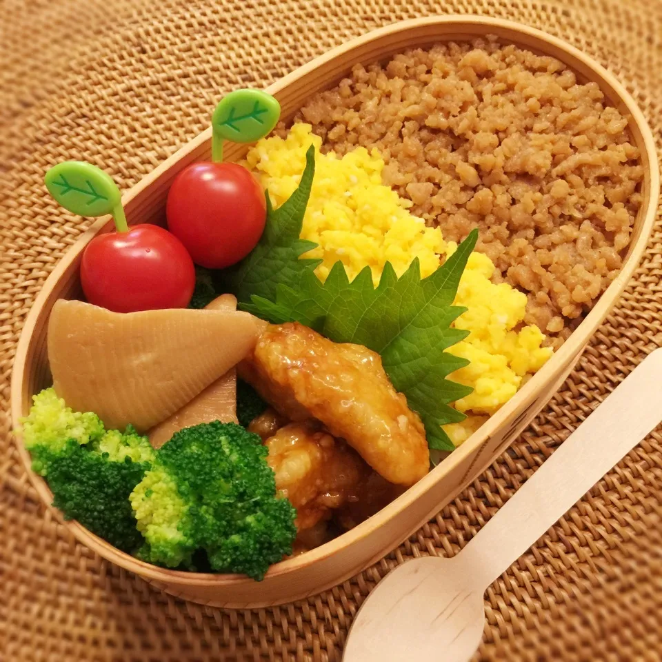 今日の息子くん弁当♡鳥そぼろ弁当♡|yu-chanさん