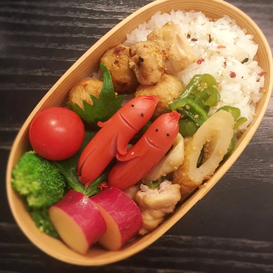 今日の息子くん弁当♡焼き鳥&ソーセー人弁当♡|yu-chanさん