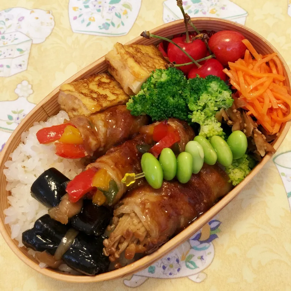 今日の息子くん弁当♡えのきとパプリカの肉巻き弁当♡|yu-chanさん