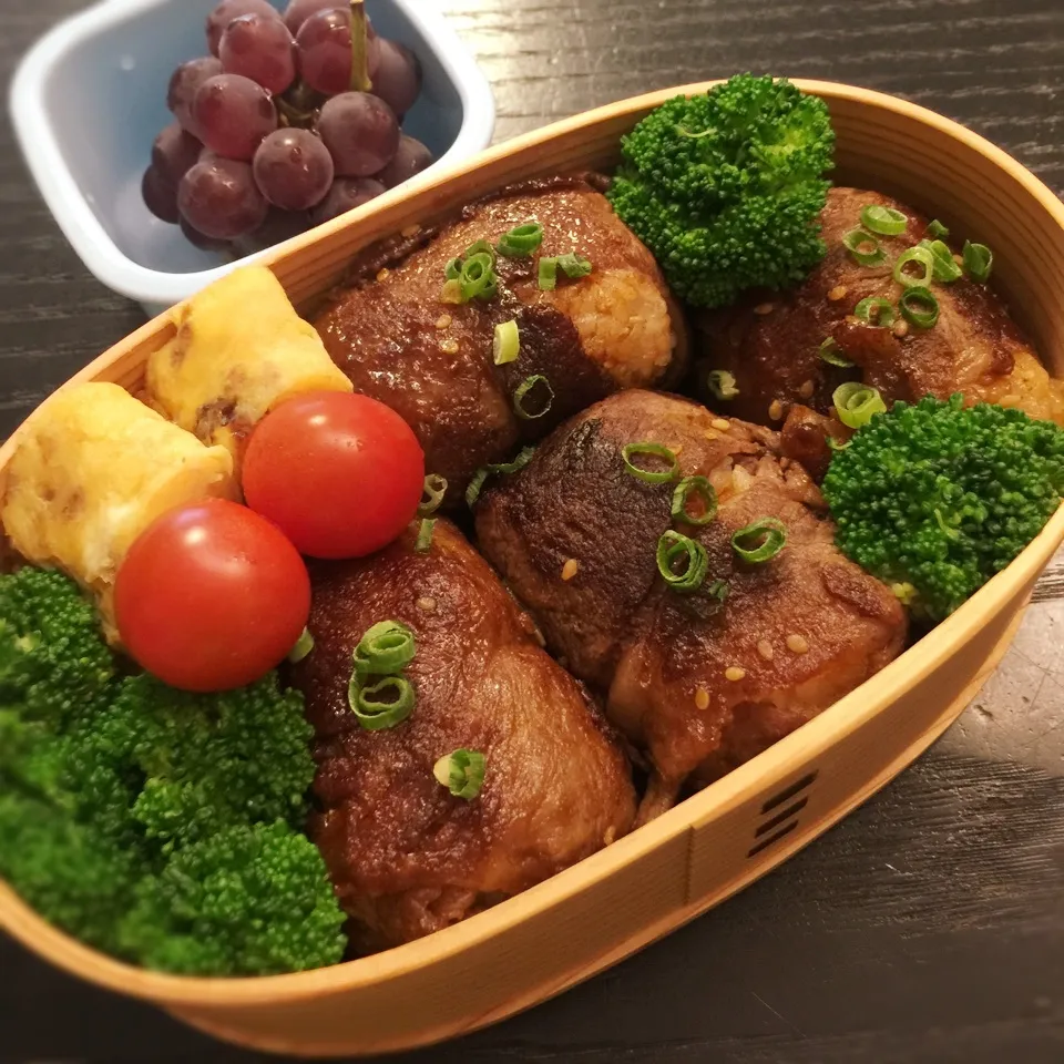 今日の息子くん弁当♡ガッツリ肉巻きおにぎり♡|yu-chanさん