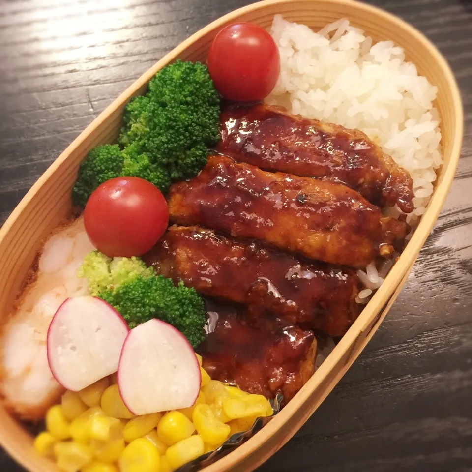 Snapdishの料理写真:今日の息子くん弁当♡トンテキどーん弁当♡|yu-chanさん