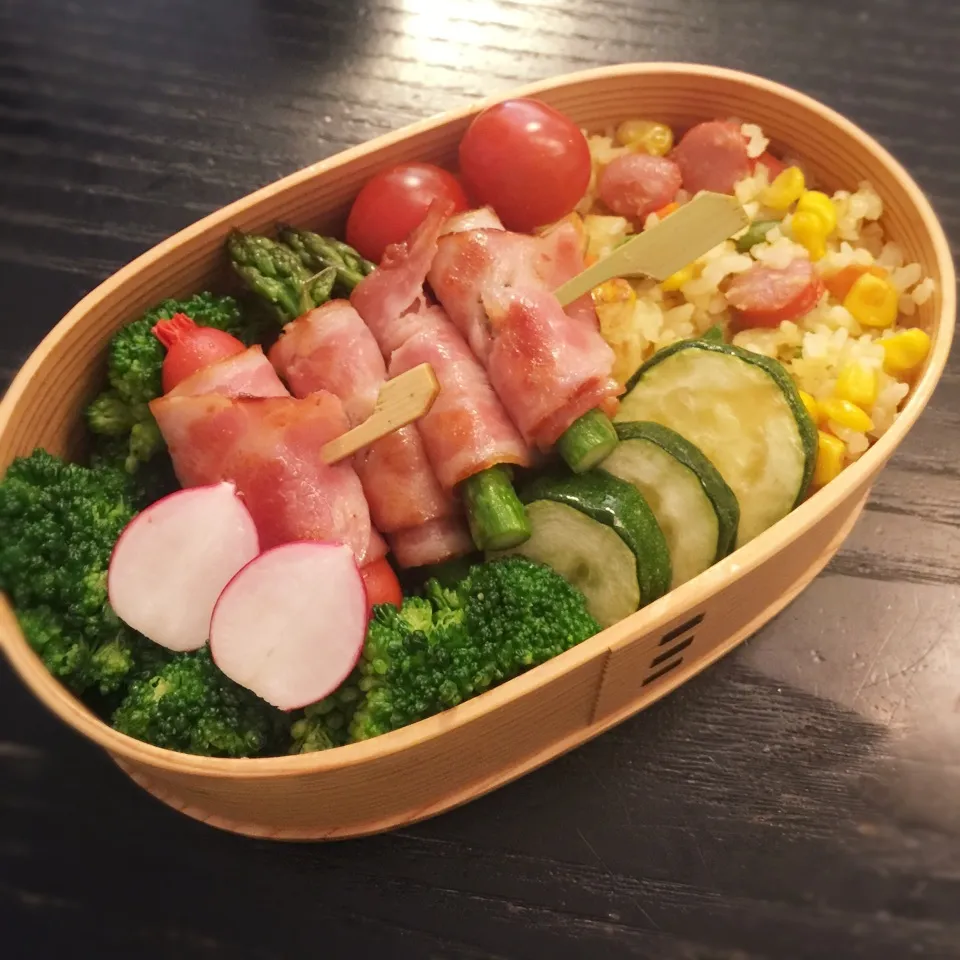 今日の息子くん弁当♡チャーハンとベーコンまきまき弁当♡|yu-chanさん