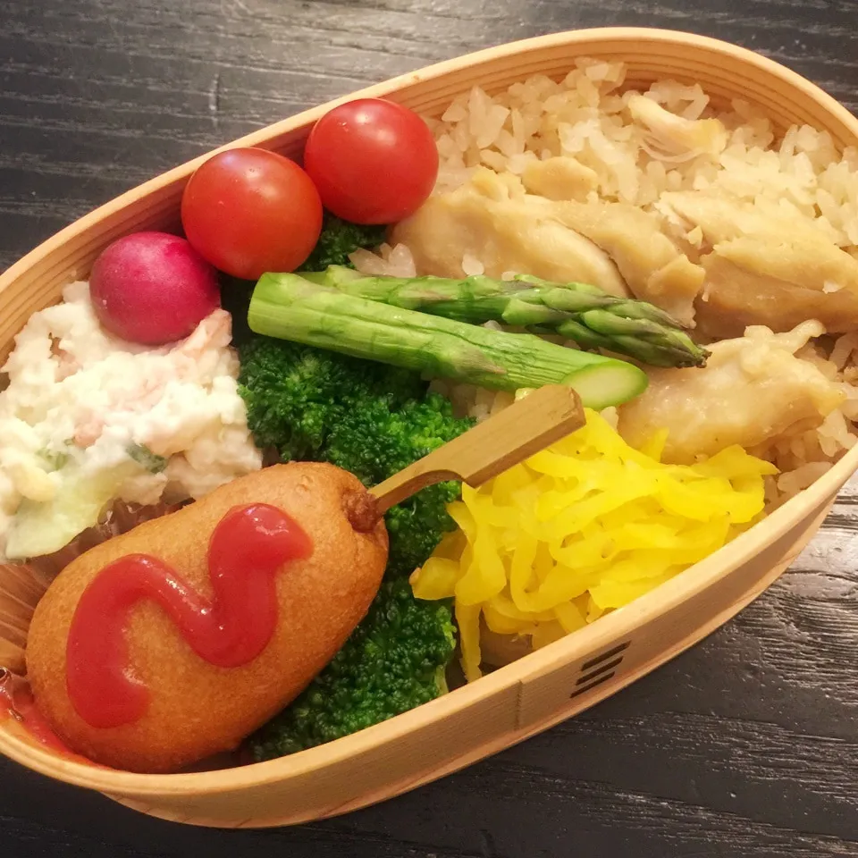 今日の息子くん弁当♡チキンライスとミニアメリカンドッグ弁当♡|yu-chanさん