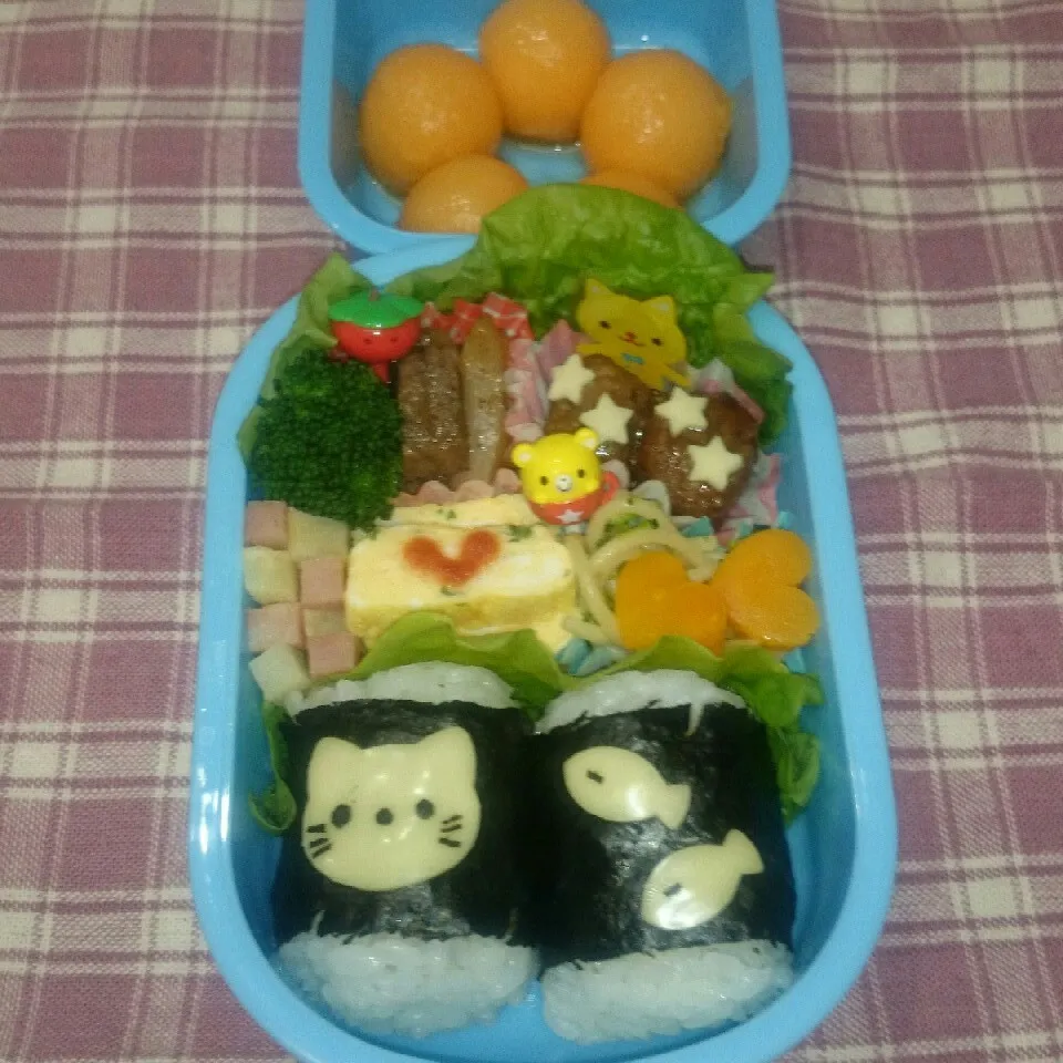 猫と魚のおにぎり弁当♪|みちゅあしさん