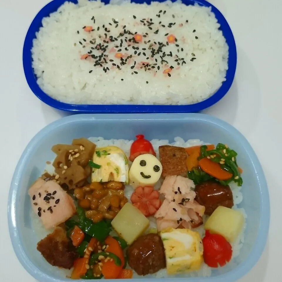 一見ふりかけご飯だけ！？弁当♪ご飯の間に おかずが隠れてるよ|みちゅあしさん