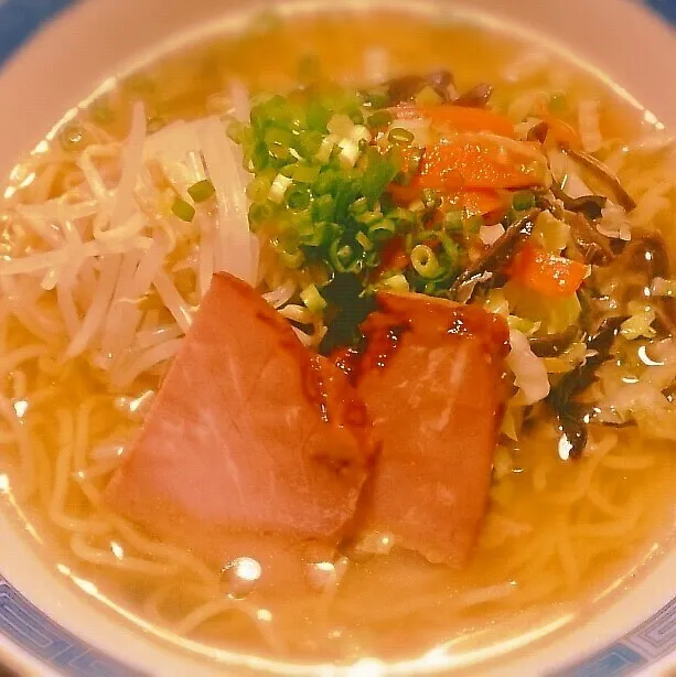 Snapdishの料理写真:醤油ﾗｰﾒﾝ󾥣|YUKIさん