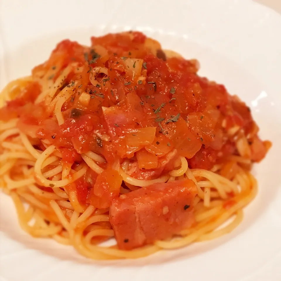 厚切りベーコンのトマトソースパスタ🍝|みーしゃさん