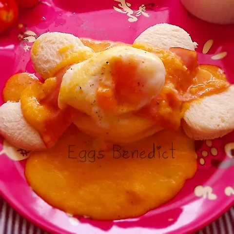 Snapdishの料理写真:朝から幸せ〜♥︎ちゃんちーさんのEggs Benedict|Lieさん