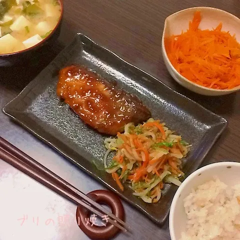 Snapdishの料理写真:☆ブリの照り焼き☆|みーしゃさん