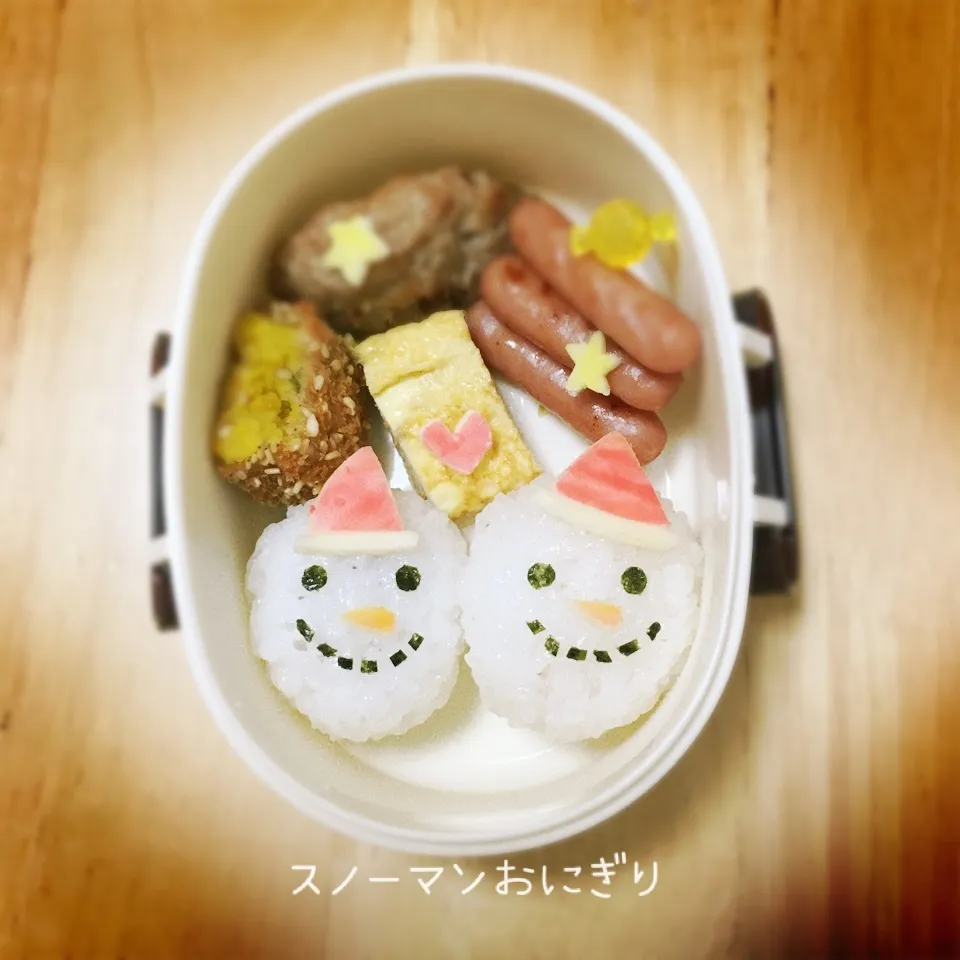 Snapdishの料理写真:スノーマンおにぎり弁当☆|okomeさん