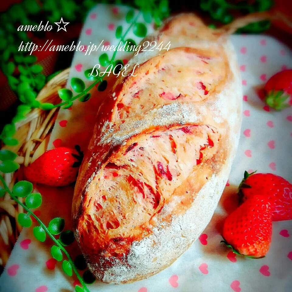 可愛い苺のミルキーバゲット🍓|BAGELさん