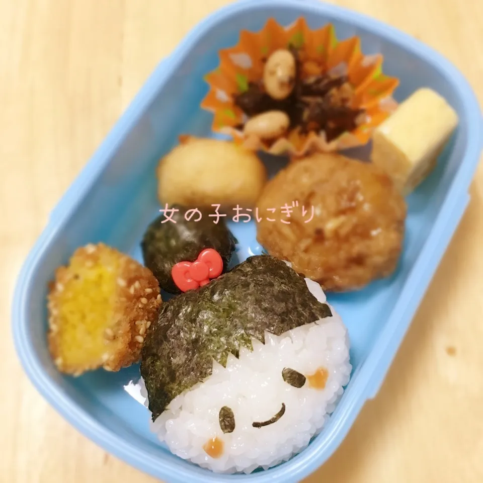 Snapdishの料理写真:女の子おにぎりのお弁当|okomeさん