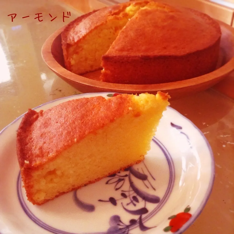 Snapdishの料理写真:まねっこ♪ﾌﾜｻｸ( ¨̮ )アーモンドケーキ|にこ☺︎さん