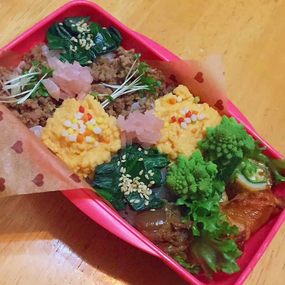 Snapdishの料理写真:そぼろ弁当*Ü*娘ちゃんver.|みなっくまさん