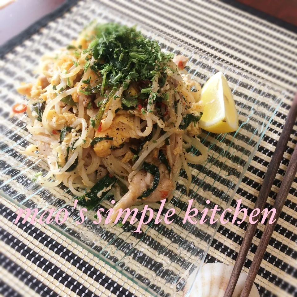 お手軽♪もやしたっぷりパッタイ♪|mao's simple kitchenさん