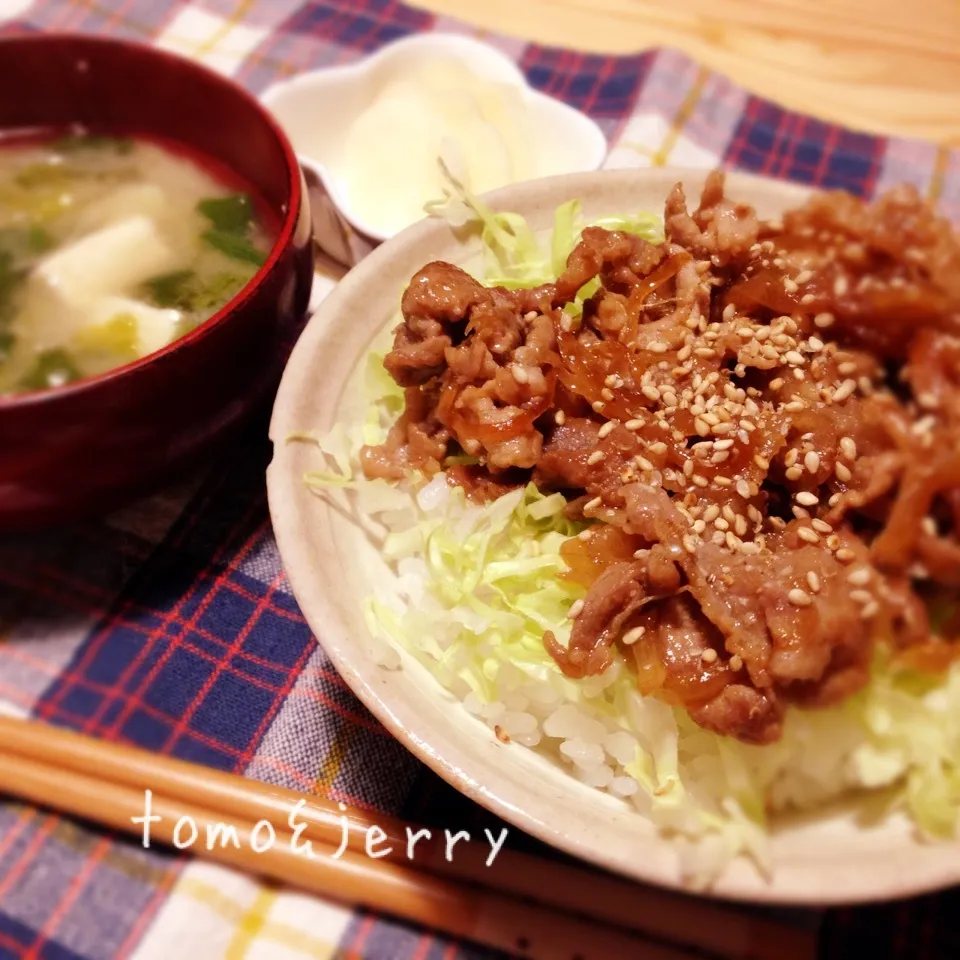 Snapdishの料理写真:豚こま丼 手抜き丼|mugiさん