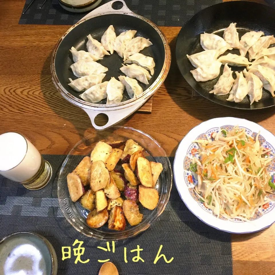 餃子、野菜炒め、大学芋、ビール|yakinasuさん