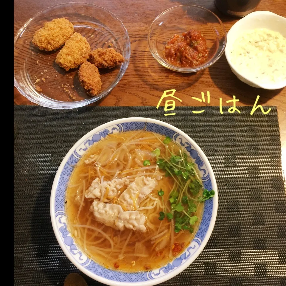 醤油ラーメン、残り物フライ|yakinasuさん