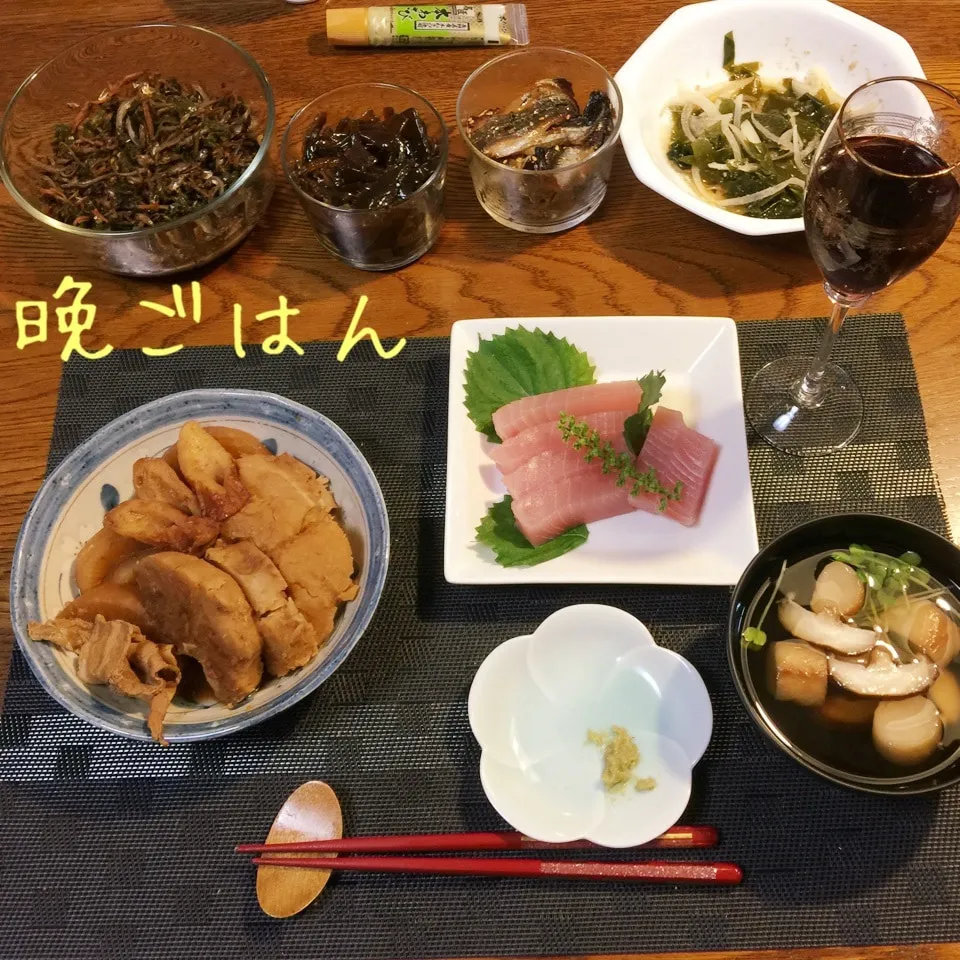 大根と赤芽芋、竹輪、豚バラの味噌煮、鮪刺身、吸物、常備菜|yakinasuさん