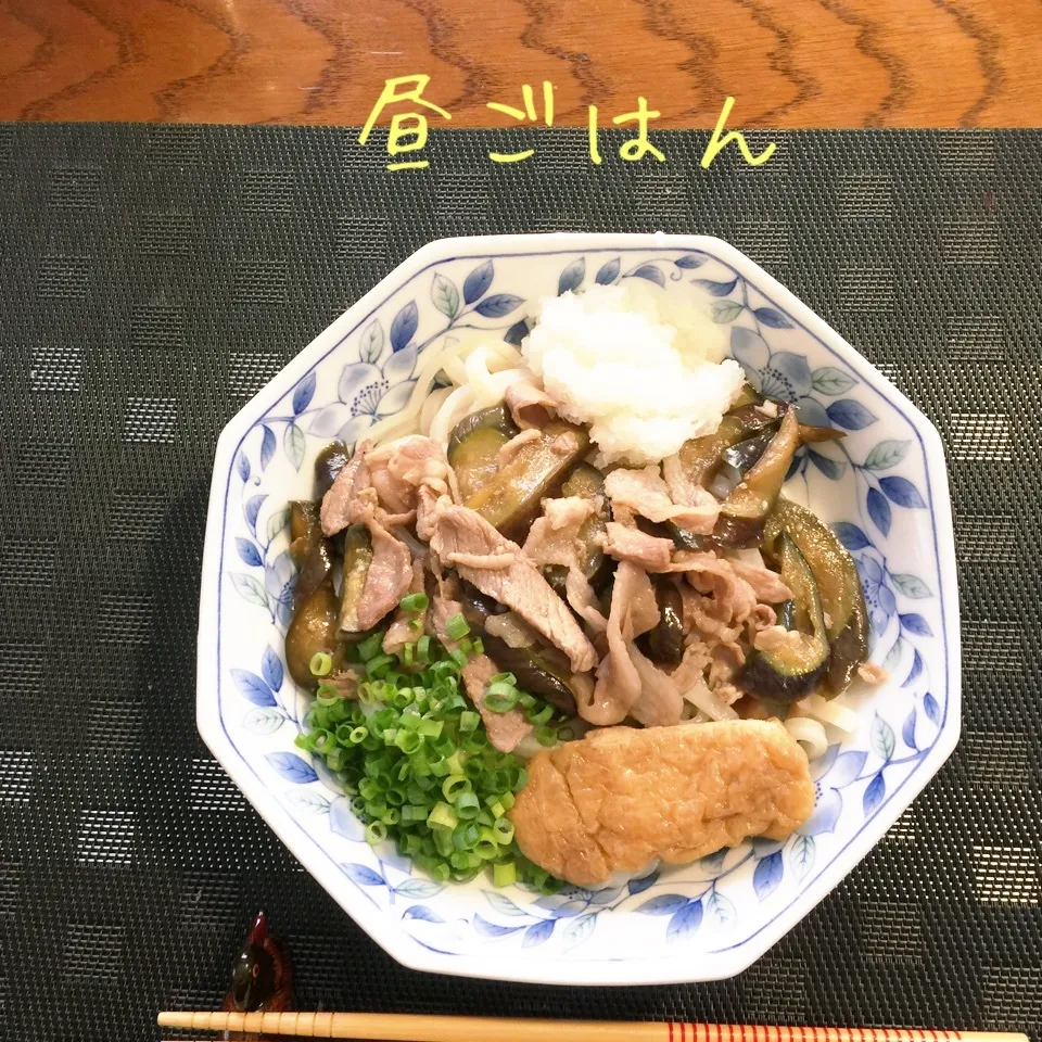 Snapdishの料理写真:キツネと茄子豚肉甘辛煮おろしぶっかけうどん|yakinasuさん