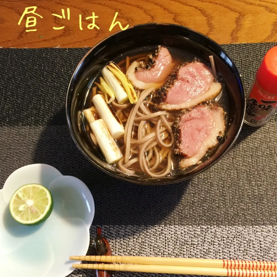 Snapdishの料理写真:鴨南蛮蕎麦、すだち添え|yakinasuさん