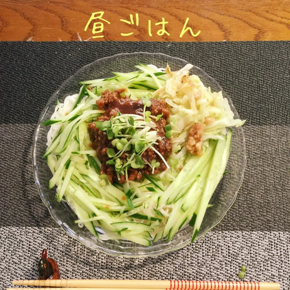 そうめんで肉味噌麺|yakinasuさん