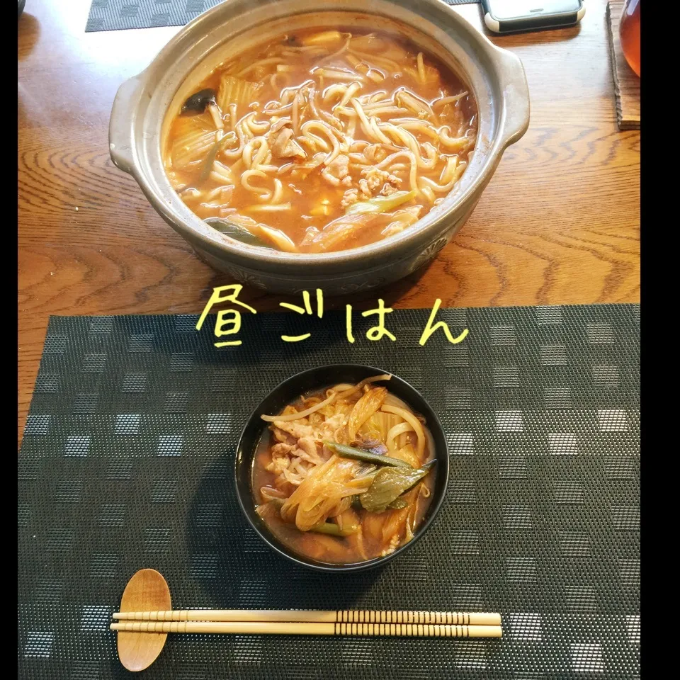 赤辛鍋で煮込みうどん|yakinasuさん