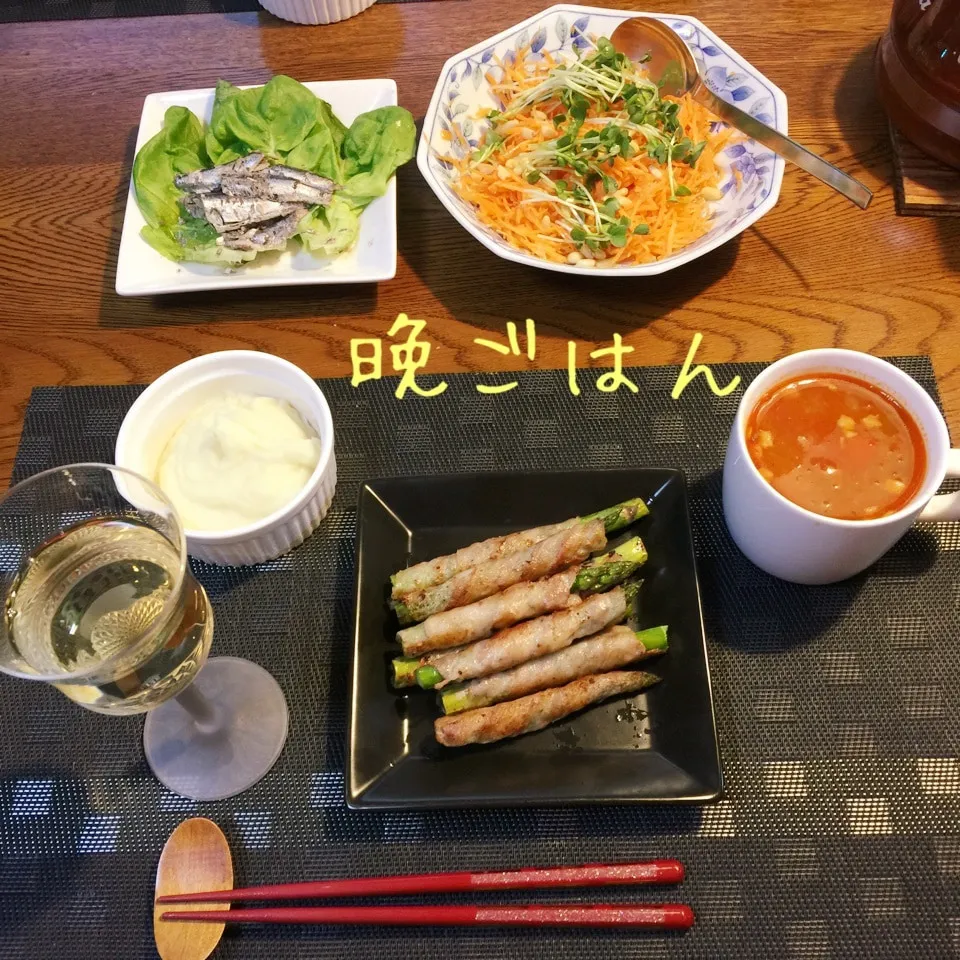 Snapdishの料理写真:アスパラ肉巻き、クリームポテト、ミネストローネ、人参サラダ|yakinasuさん