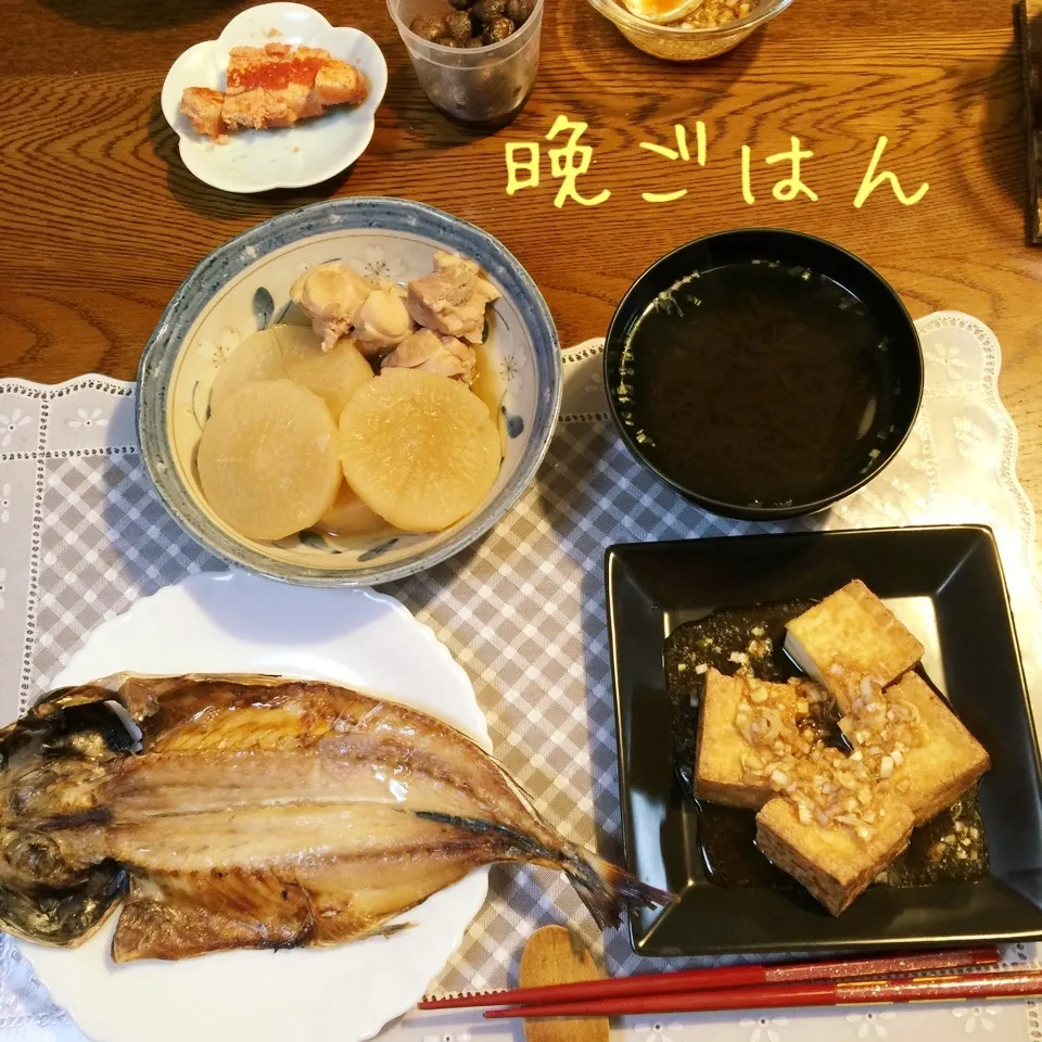 鯵開き、大根鶏肉煮物、厚揚げ油淋鶏、もずくスープ|yakinasuさん