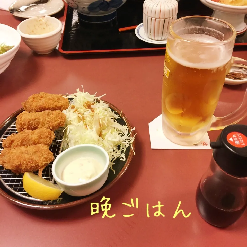 Snapdishの料理写真:牡蠣フライと生中|yakinasuさん