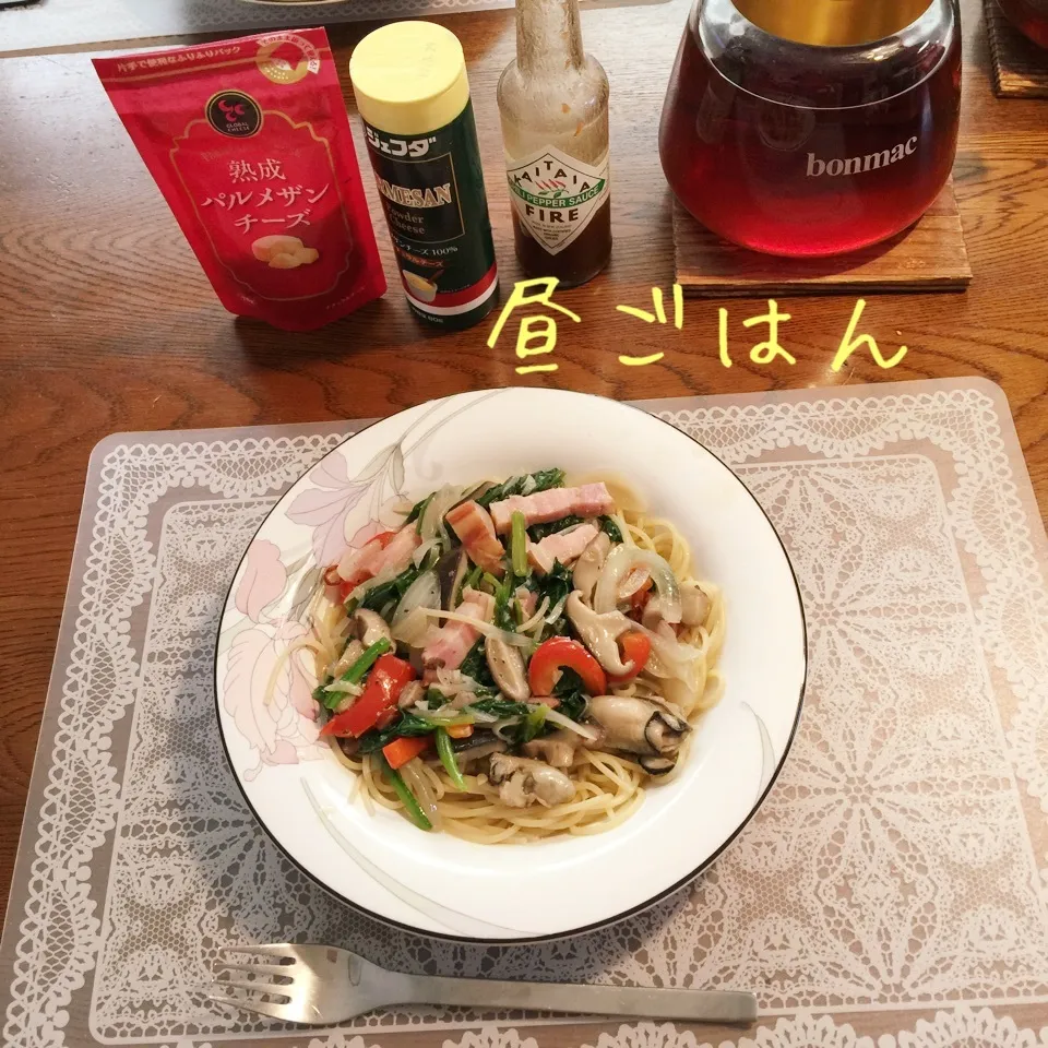 Snapdishの料理写真:アヒージョ残りオイルで、ほうれん草とベーコンのペペロンチーノ|yakinasuさん