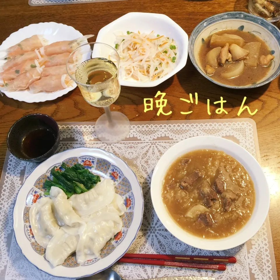 牛角切りとキャベツの煮物、水餃子、生ハム大根のオードブル|yakinasuさん