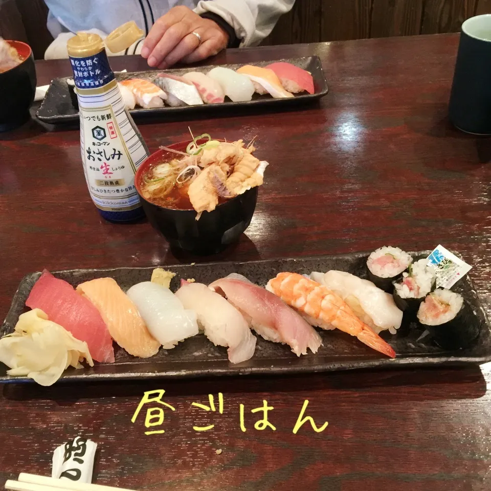 Snapdishの料理写真:寿司ランチ、アラ汁|yakinasuさん