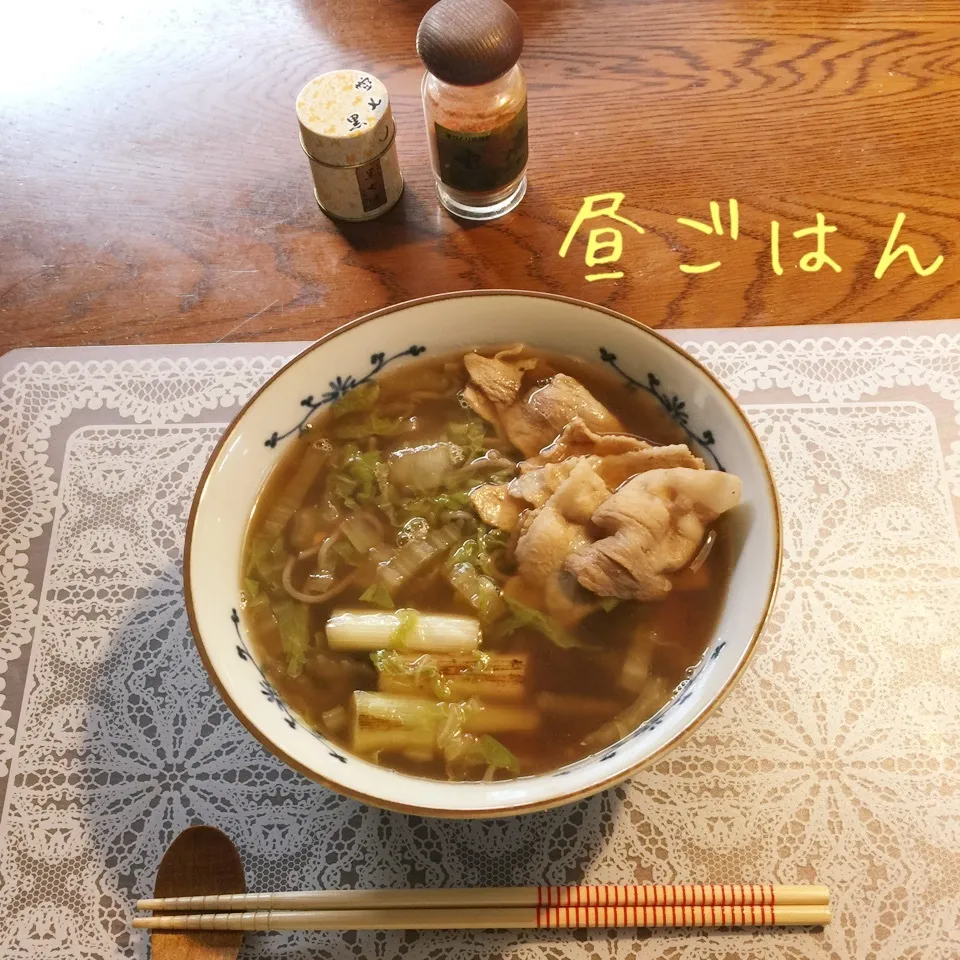 Snapdishの料理写真:肉蕎麦、焼きねぎと白菜入り|yakinasuさん