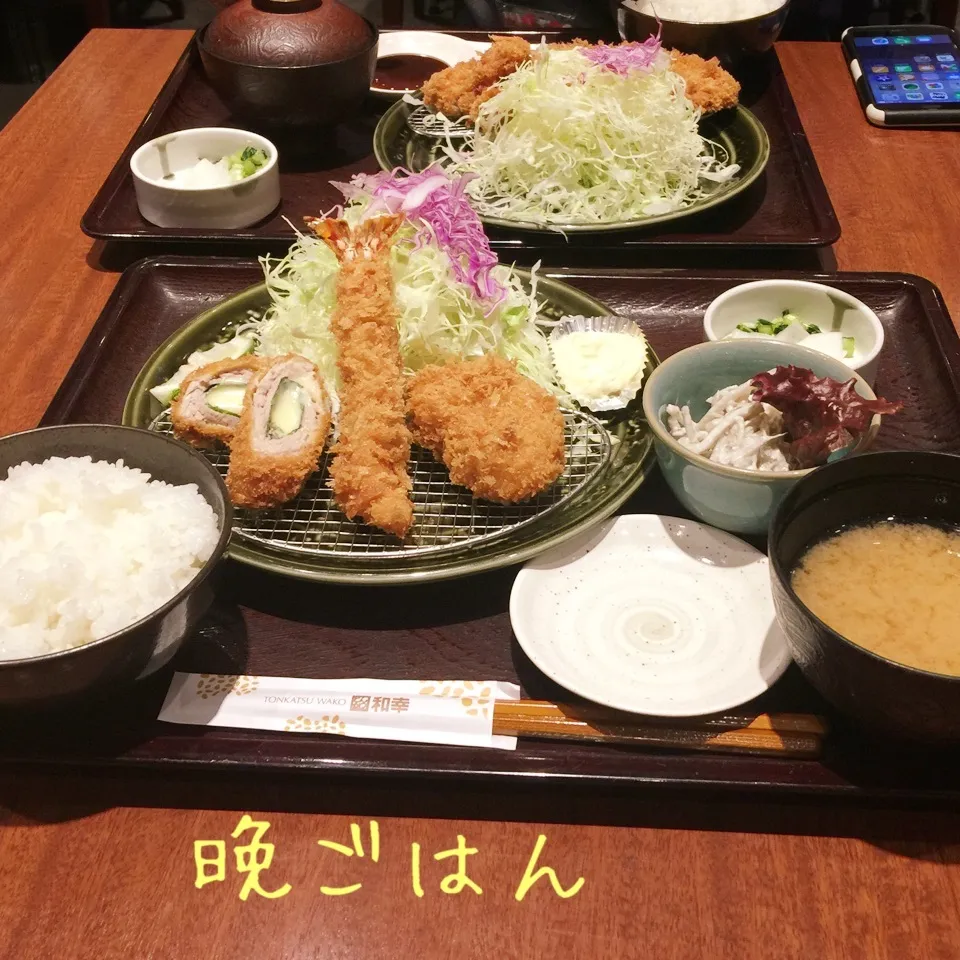 豚カツ屋さんで、ミックスフライ定食|yakinasuさん