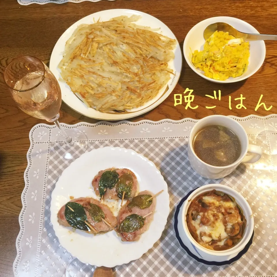 Snapdishの料理写真:サルティンボッカ、じゃがいもガレット、南瓜サラダ、スープ|yakinasuさん