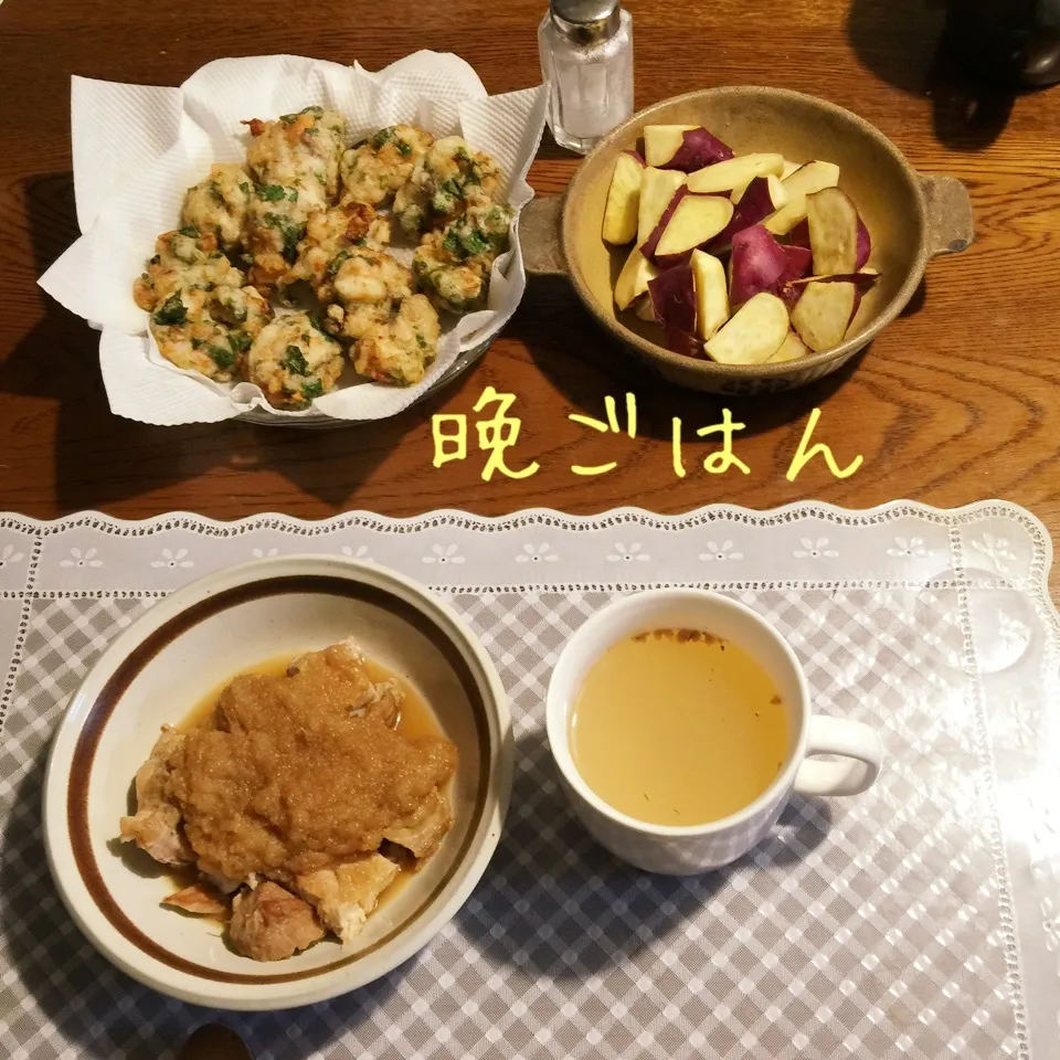 Snapdishの料理写真:鶏モモ肉のおろし酢煮、海老竹輪ふわふわ揚げ、塩ポテト、スープ|yakinasuさん