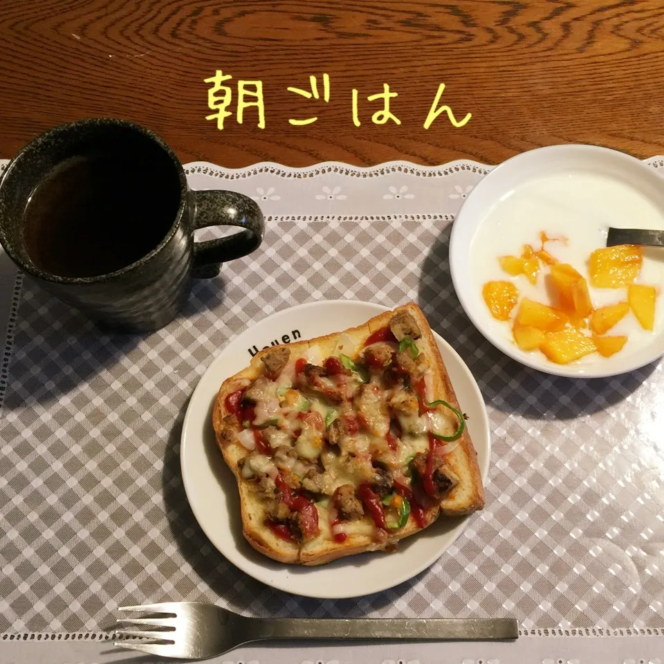 ピザトースト、ヨーグルト柿、紅茶|yakinasuさん