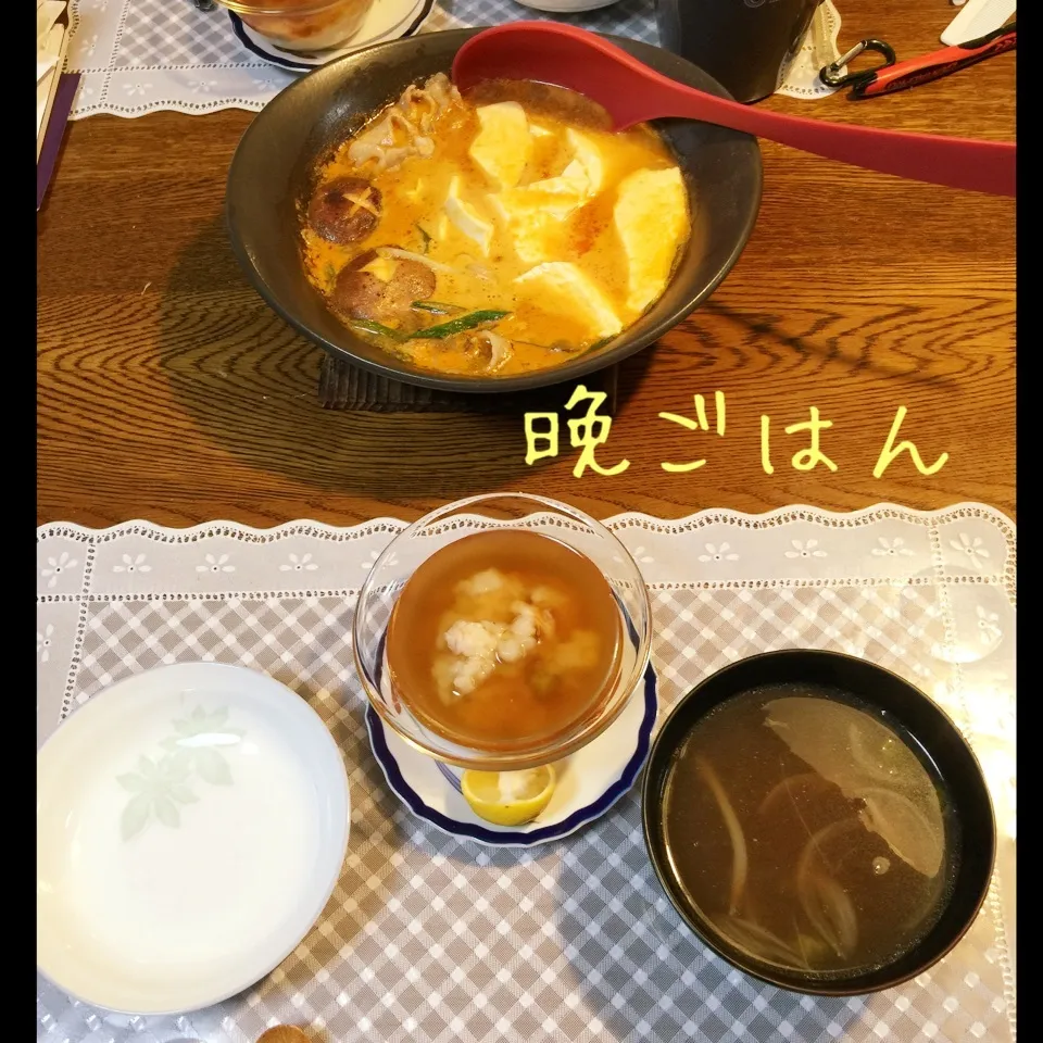 Snapdishの料理写真:スンドゥブ、蓮根餅、野菜スープ|yakinasuさん